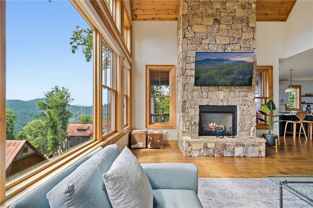 Image number 9 for the current listing