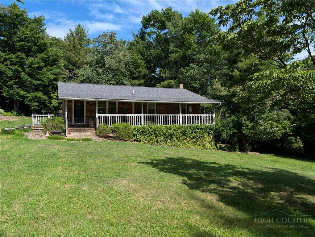 Image number 1 for the current listing