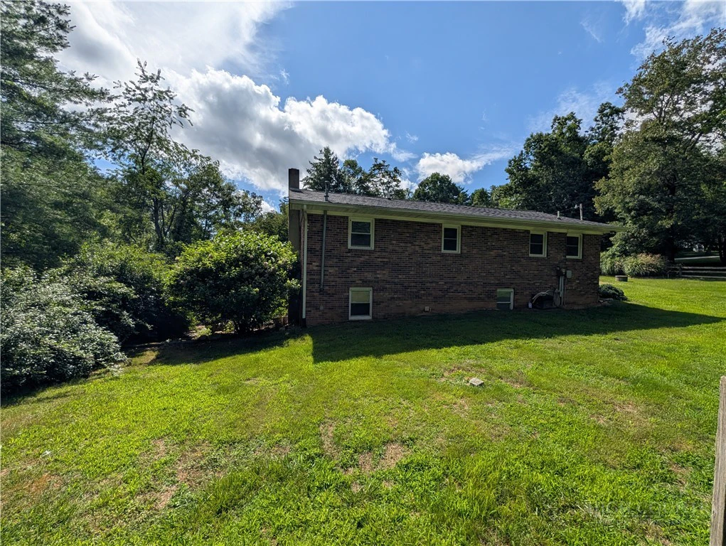 Image number 15 for the current listing