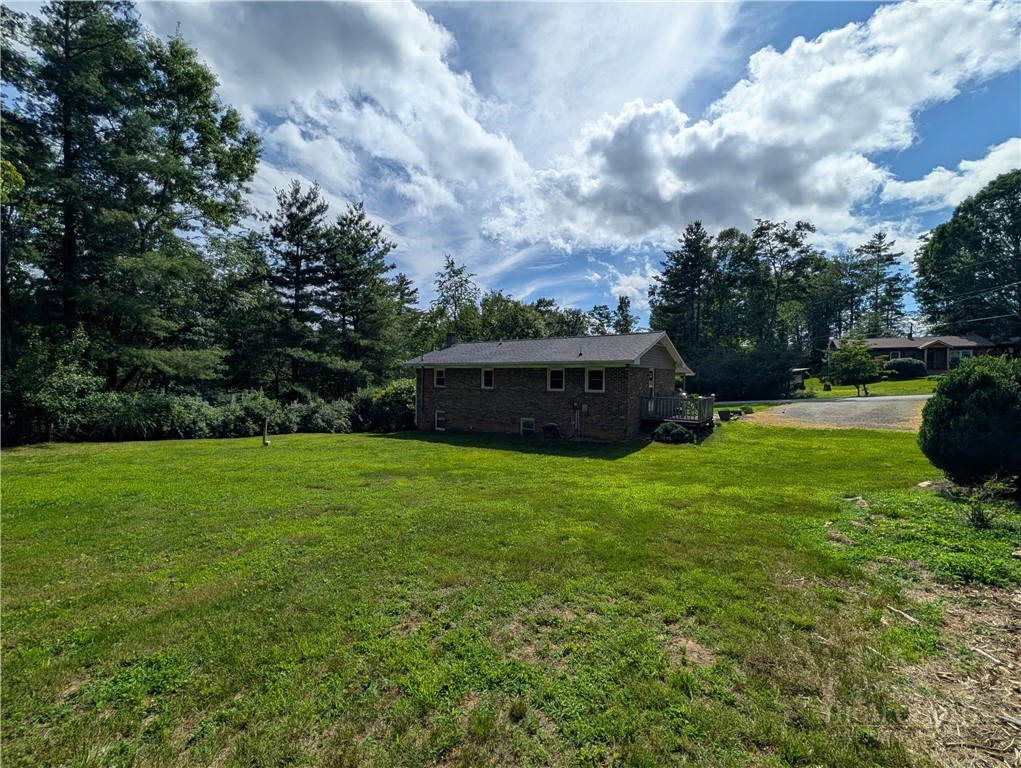 Image number 17 for the current listing