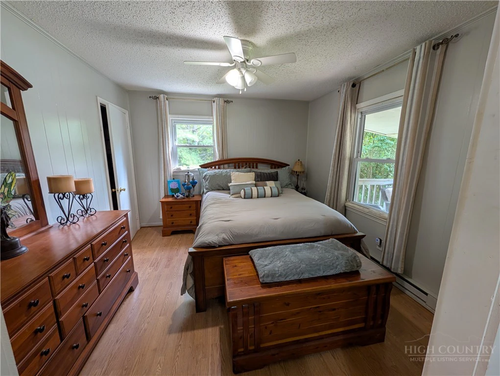 Image number 20 for the current listing