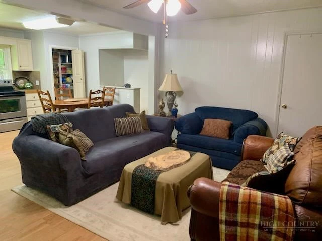 Image number 12 for the current listing