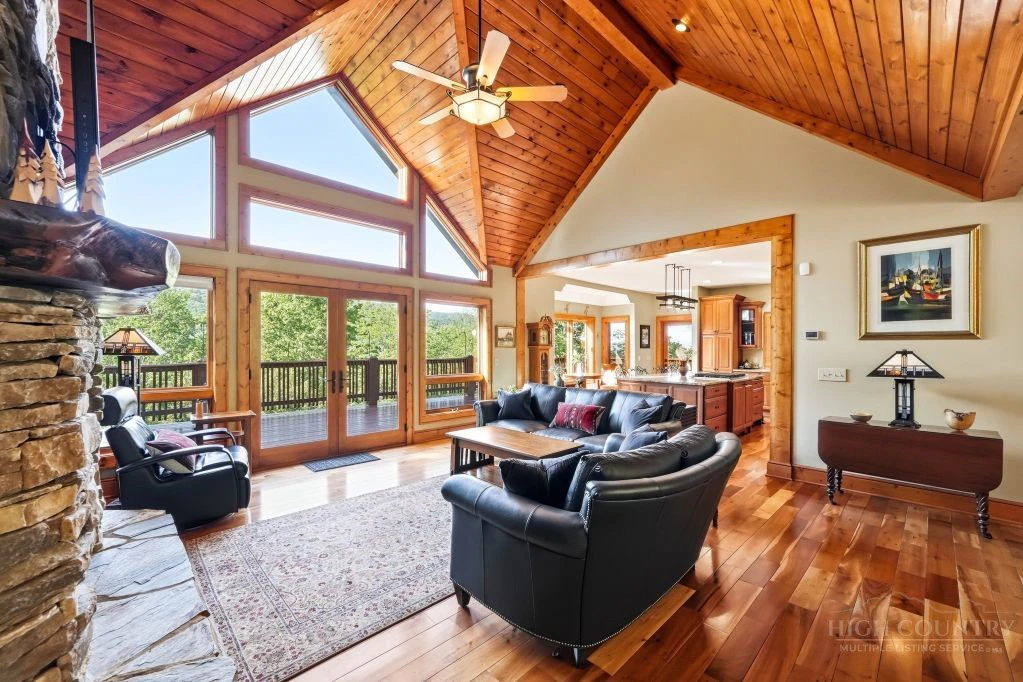 Image number 9 for the current listing