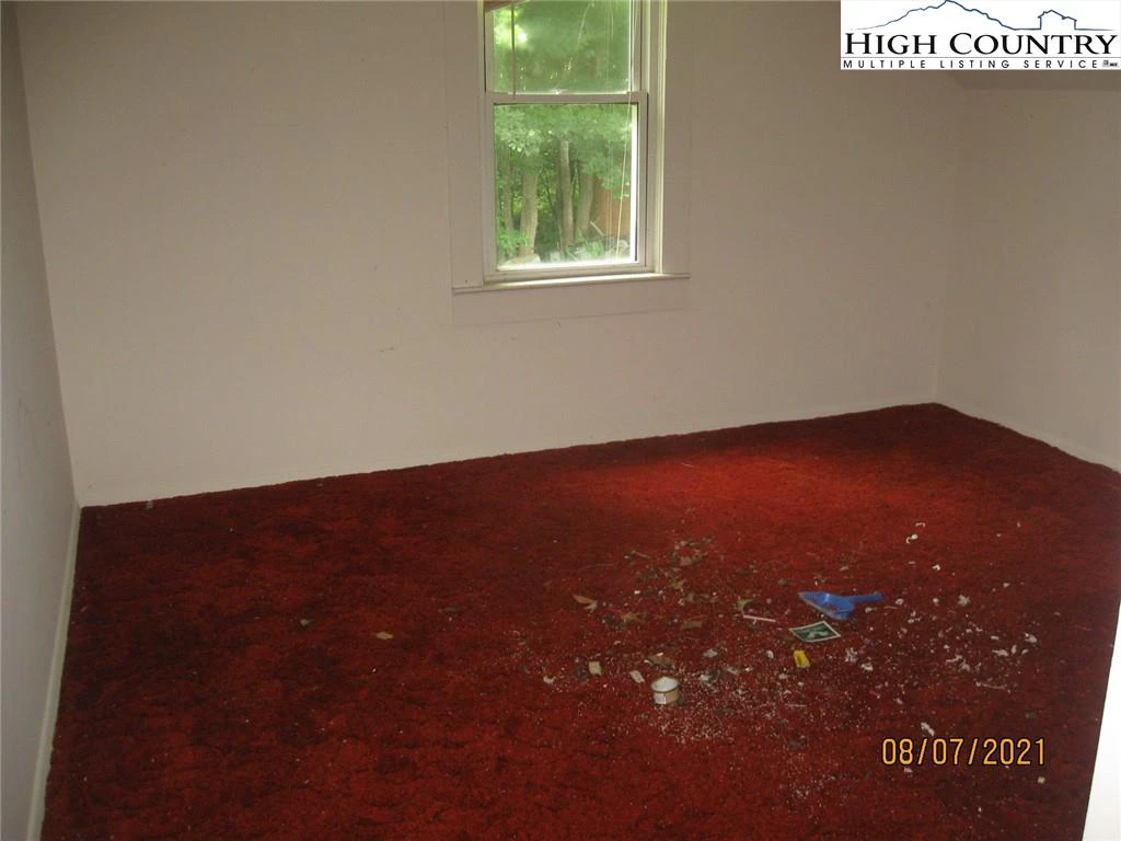 Image number 11 for the current listing