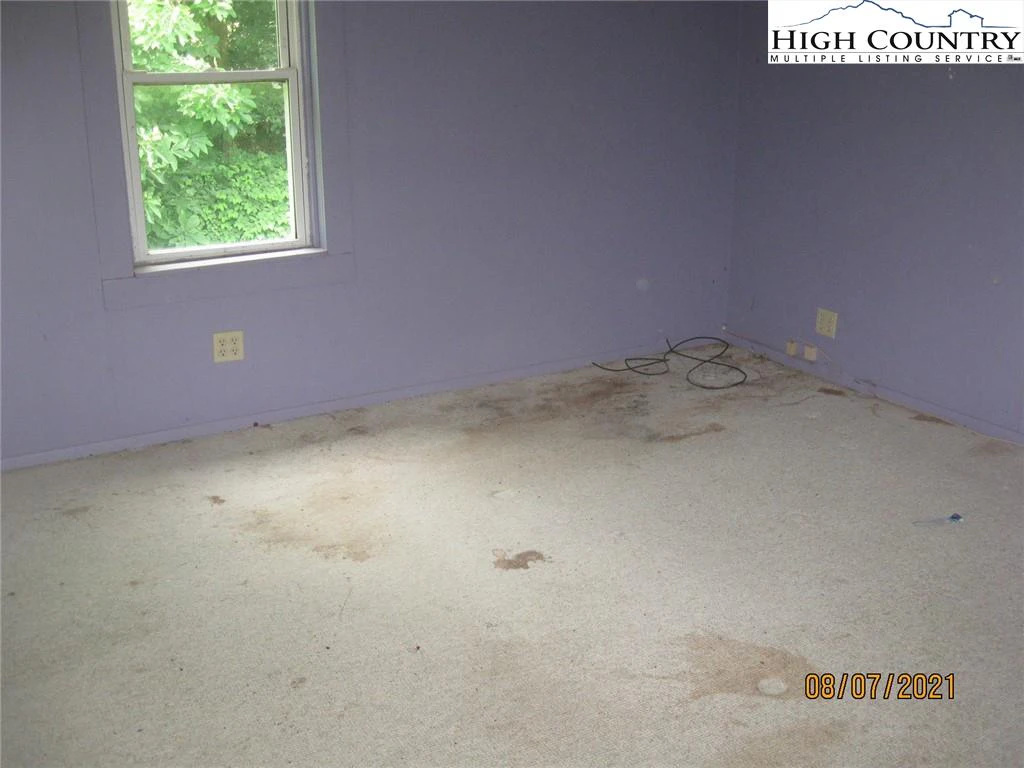 Image number 12 for the current listing