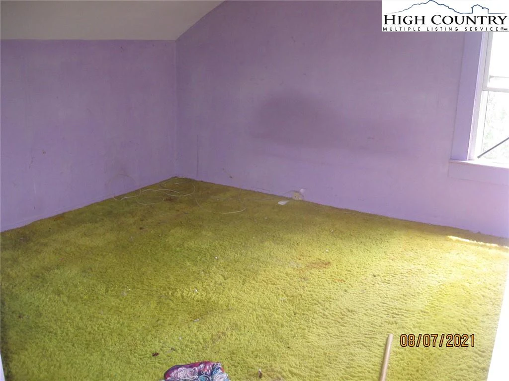 Image number 10 for the current listing