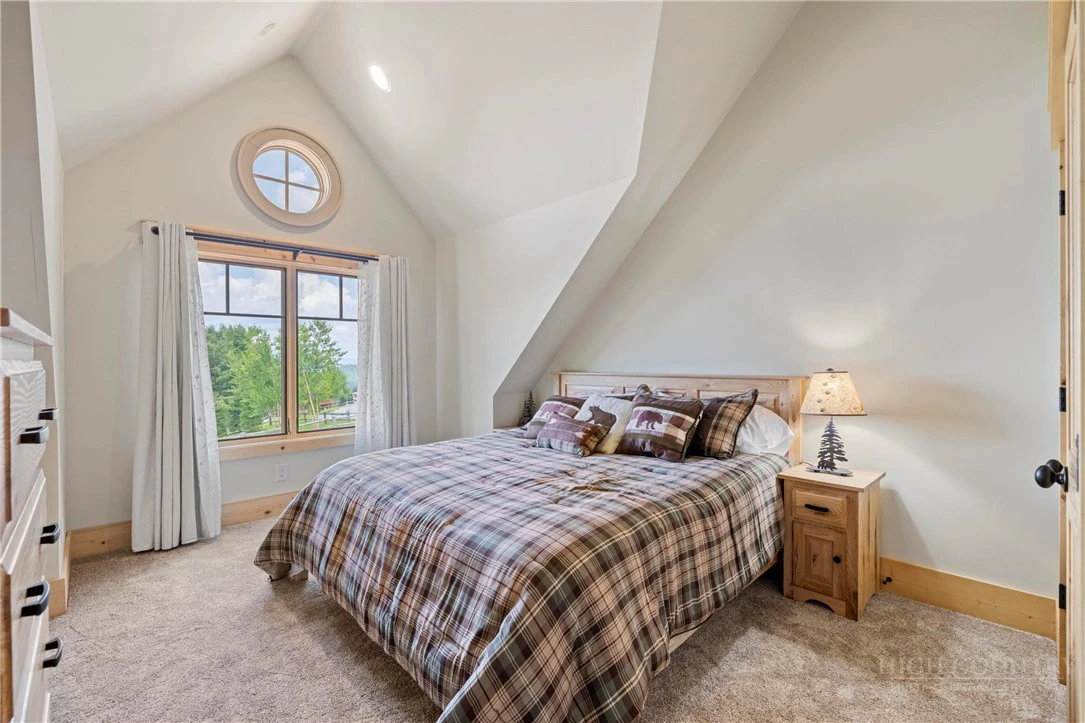 Image number 7 for the current listing