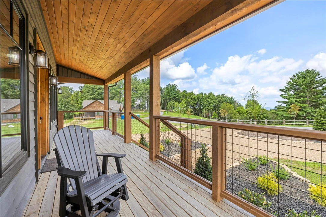 Image number 2 for the current listing