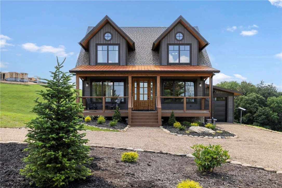 Image number 1 for the current listing