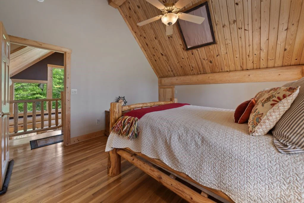Image number 2 for the current listing