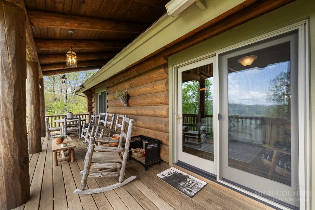 Image number 13 for the current listing