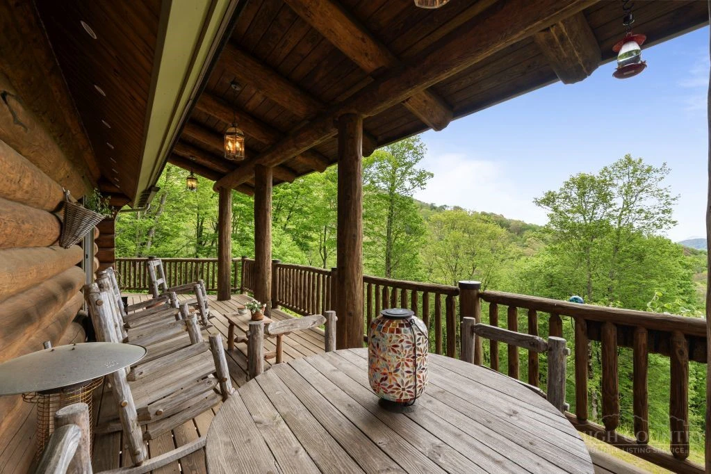 Image number 15 for the current listing