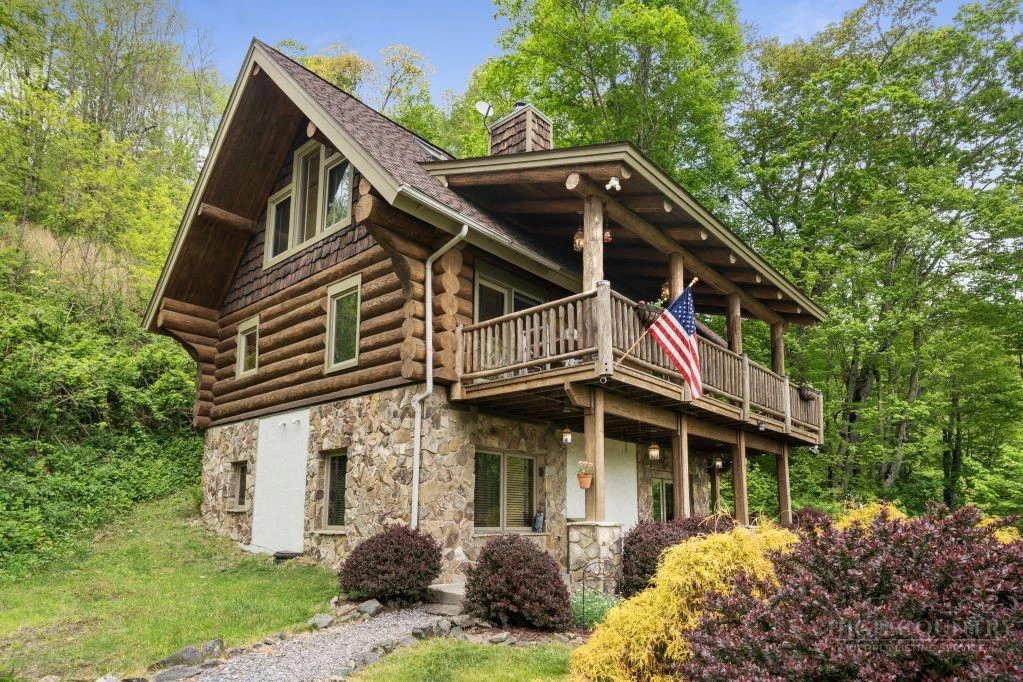 Image number 17 for the current listing