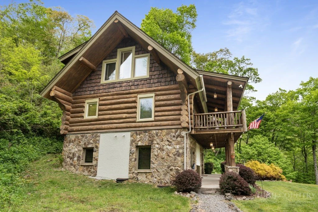 Image number 18 for the current listing