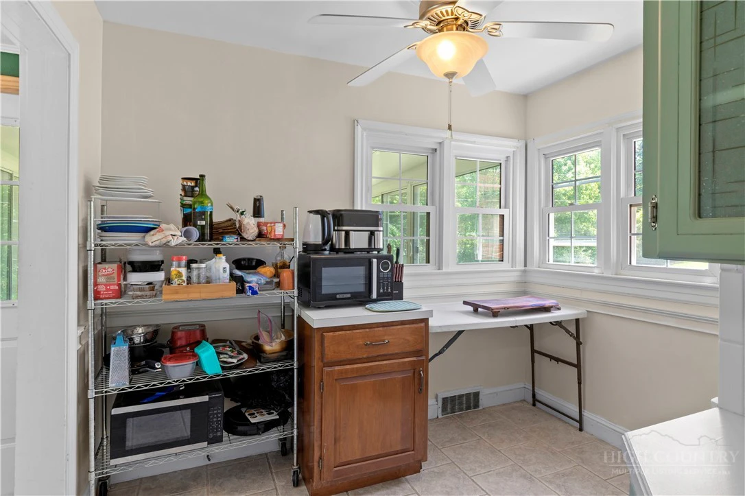 Image number 16 for the current listing