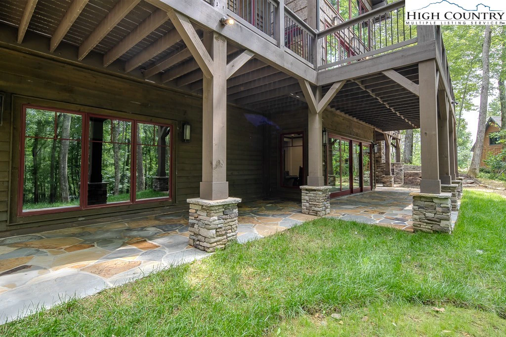 Image number 16 for the current listing
