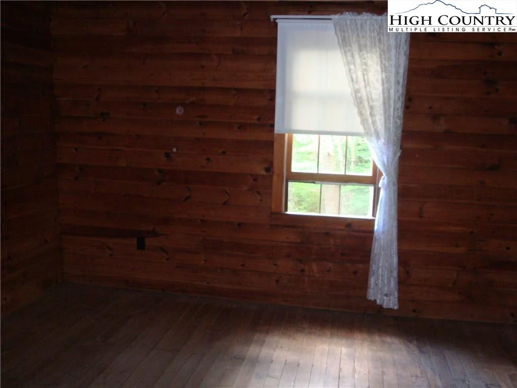 Image number 5 for the current listing