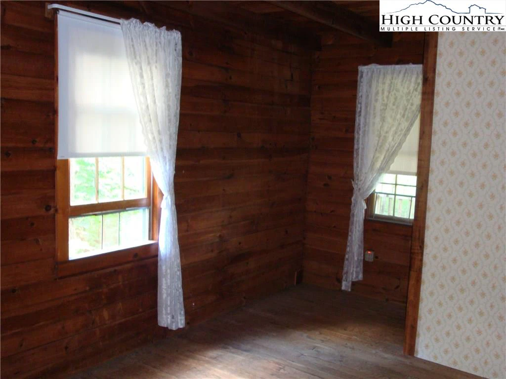 Image number 6 for the current listing