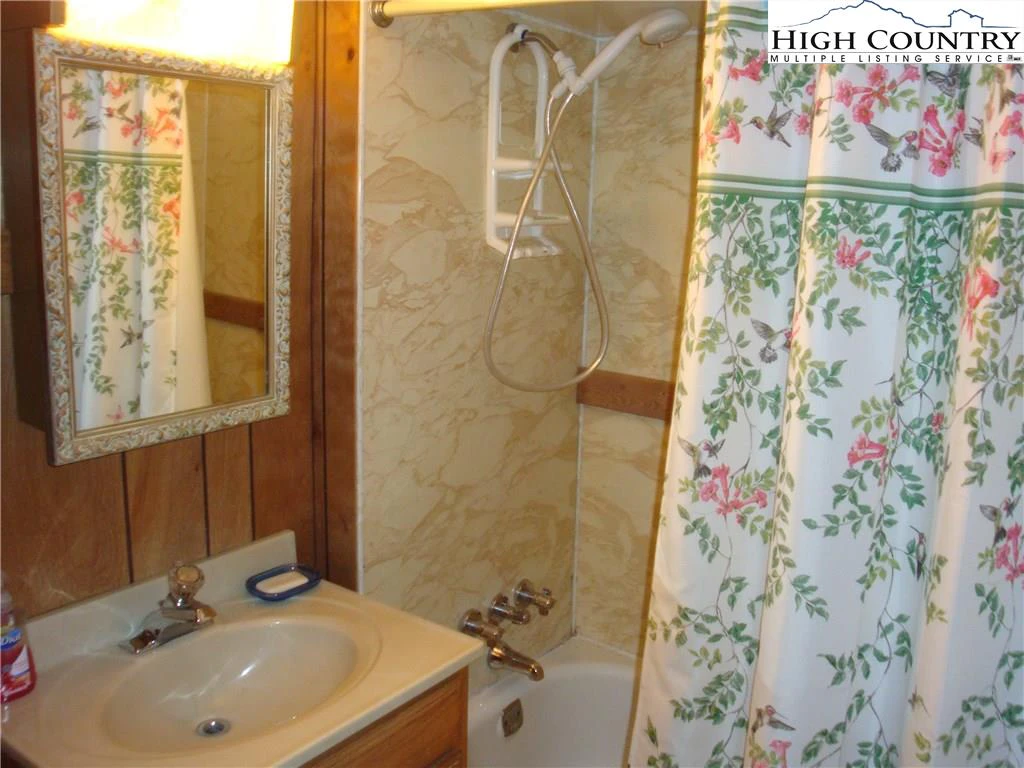 Image number 7 for the current listing