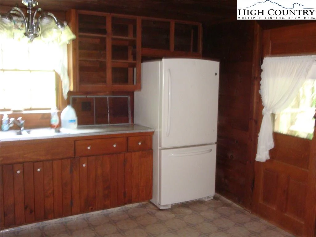 Image number 8 for the current listing