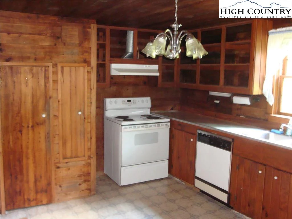 Image number 9 for the current listing