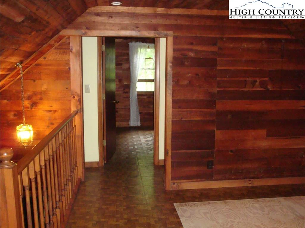 Image number 15 for the current listing