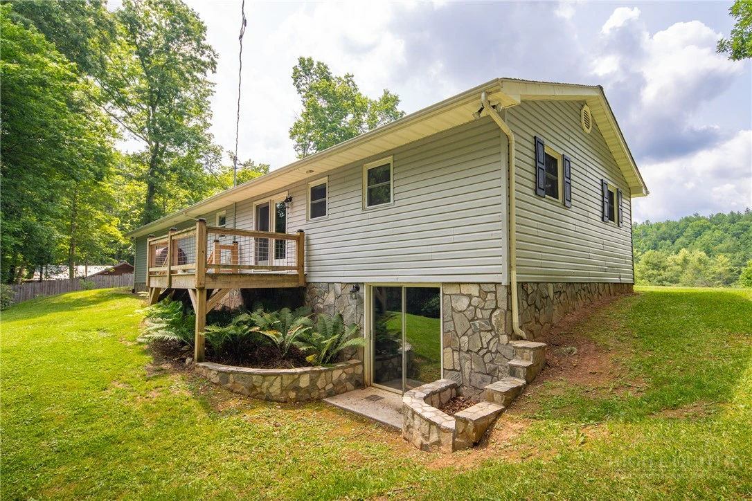 Image number 5 for the current listing