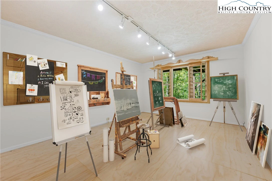 Image number 6 for the current listing