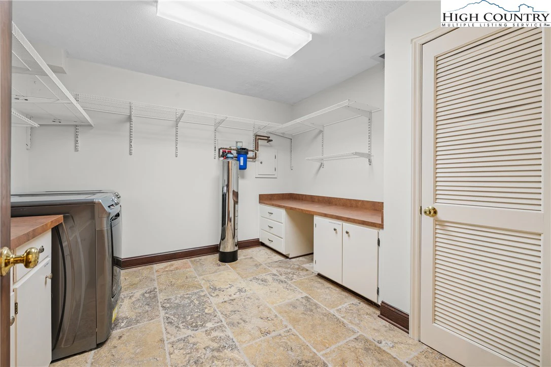 Image number 10 for the current listing