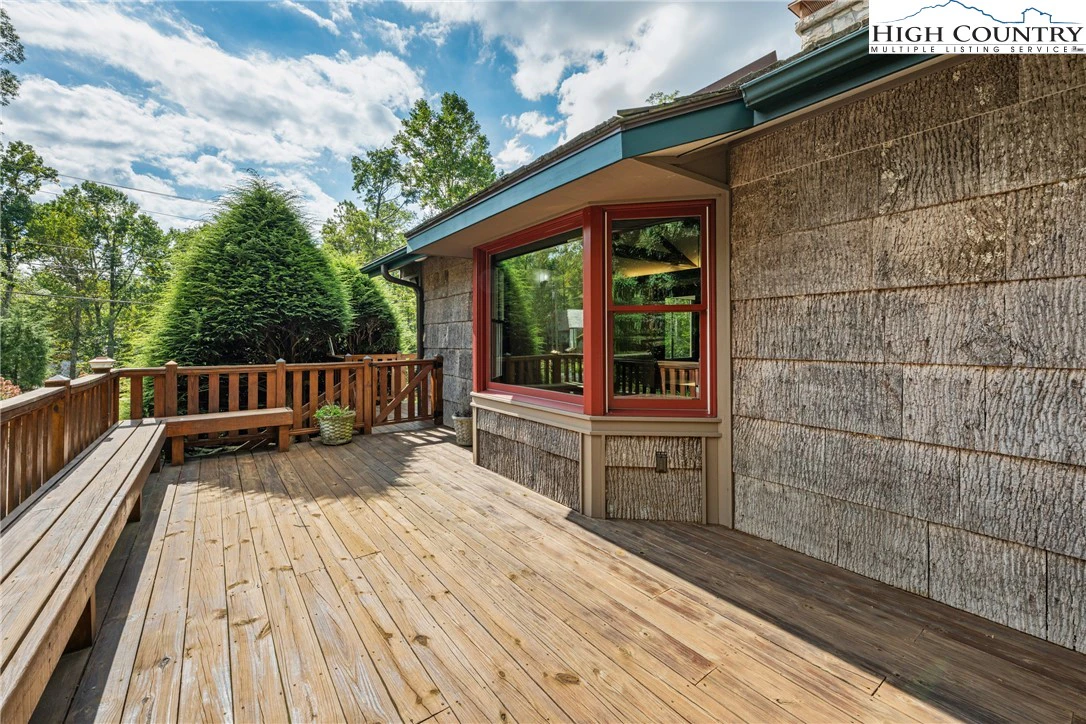 Image number 19 for the current listing