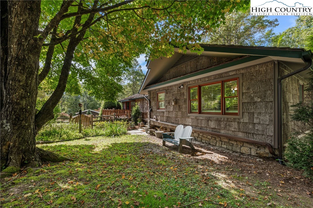 Image number 21 for the current listing
