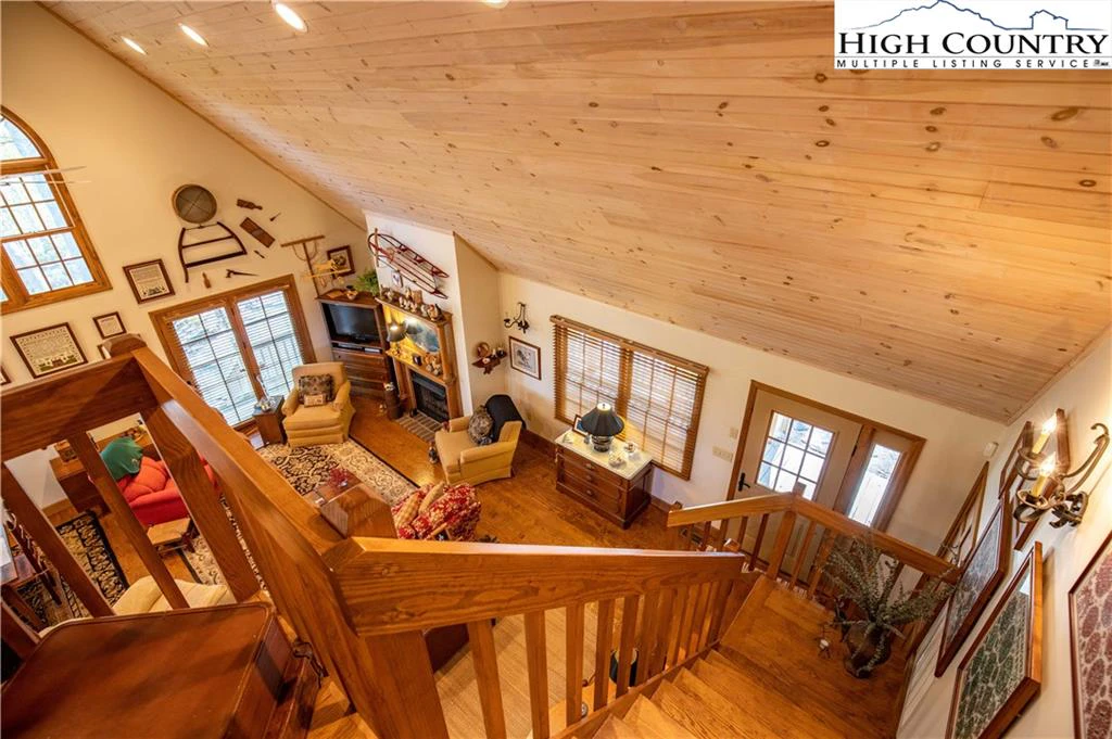 Image number 6 for the current listing