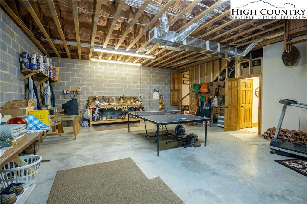 Image number 19 for the current listing