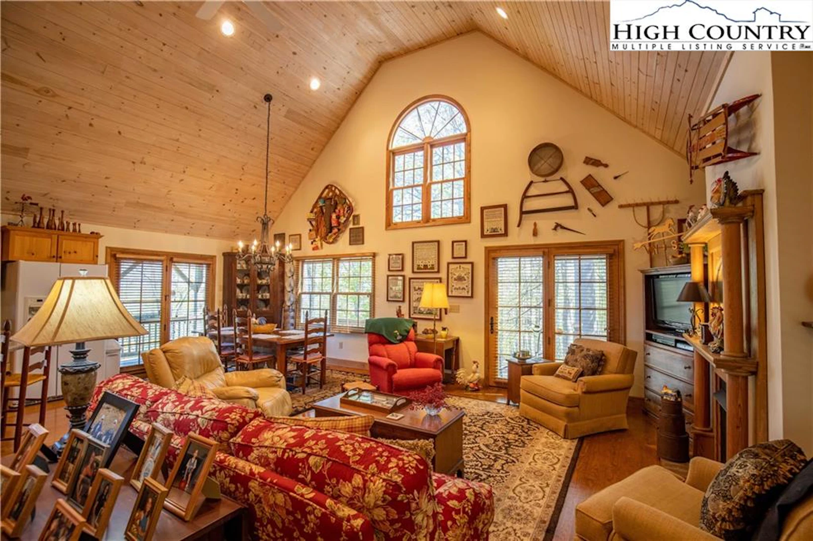 Image number 20 for the current listing