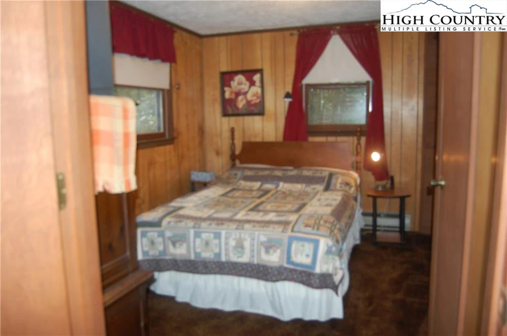 Image number 13 for the current listing