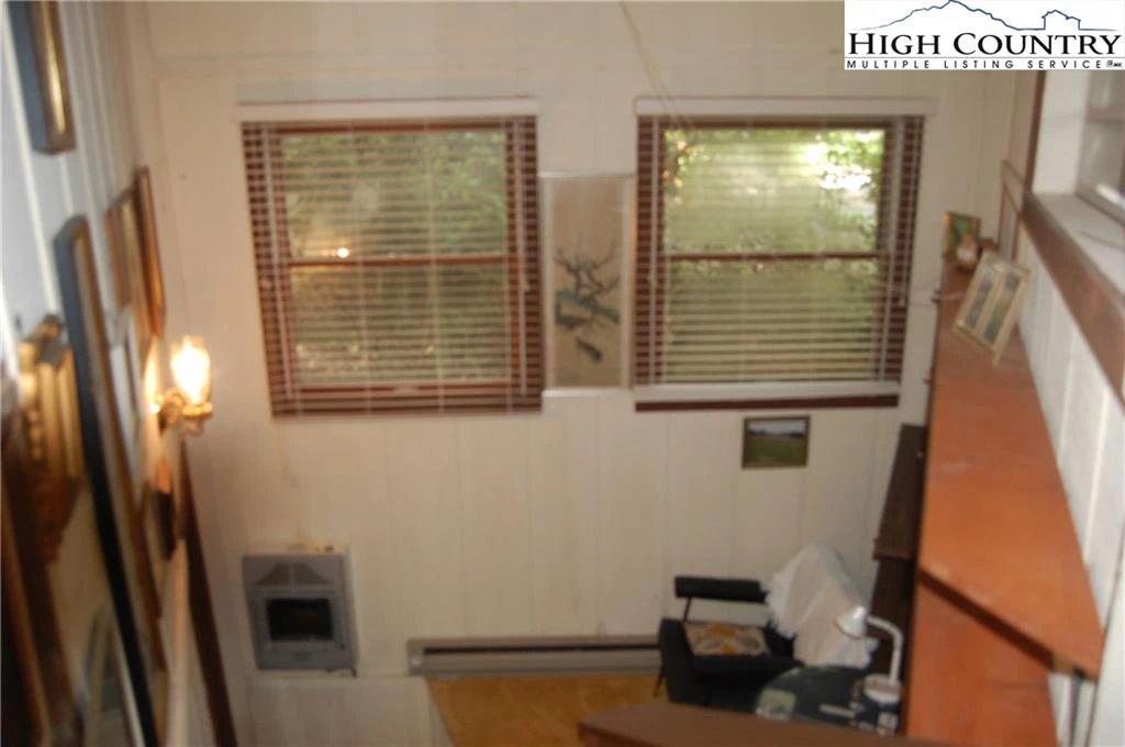 Image number 2 for the current listing
