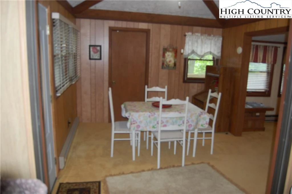 Image number 21 for the current listing