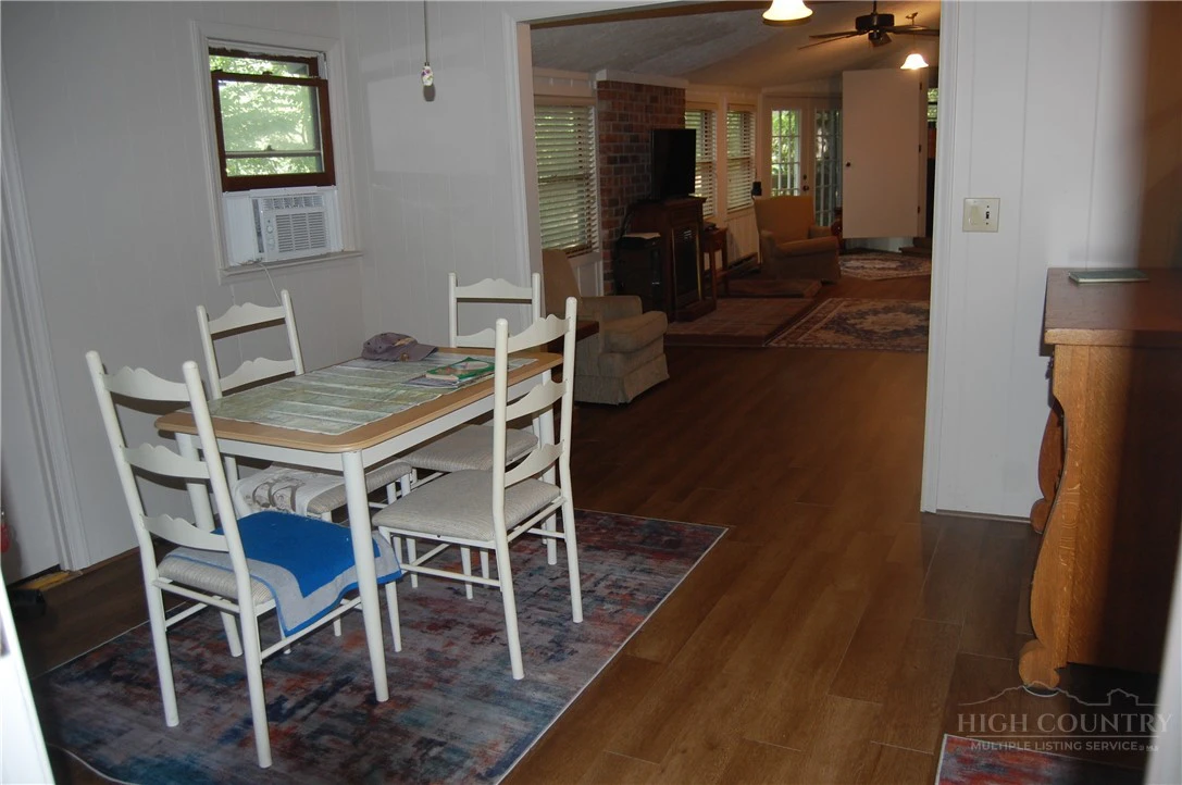 Image number 6 for the current listing