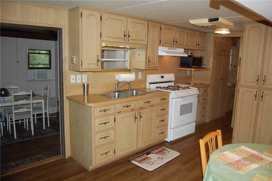Image number 7 for the current listing