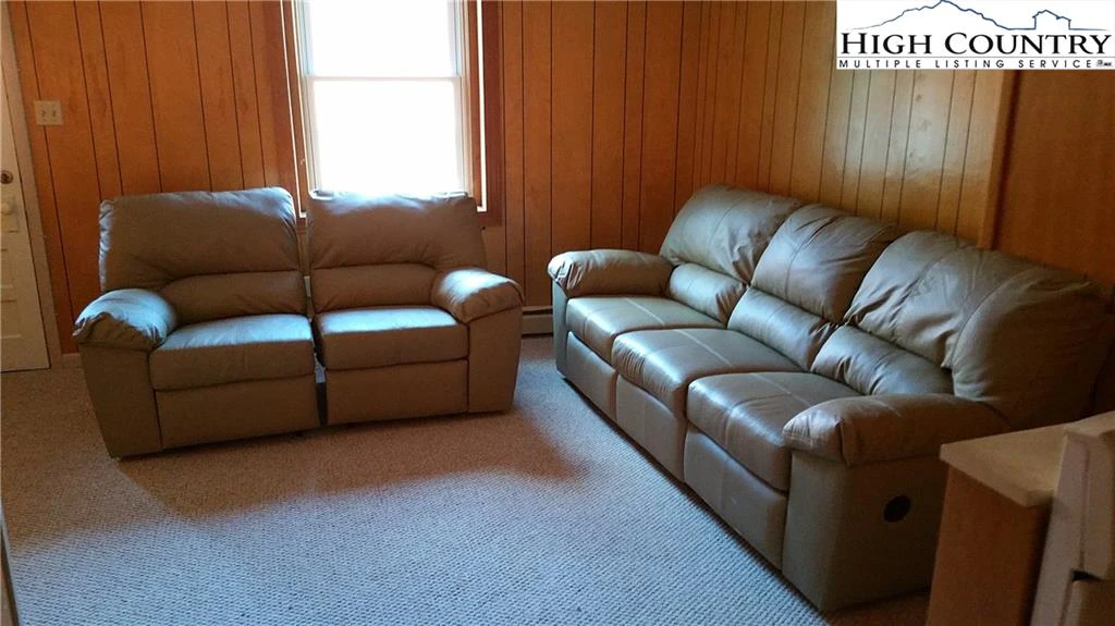 Image number 13 for the current listing
