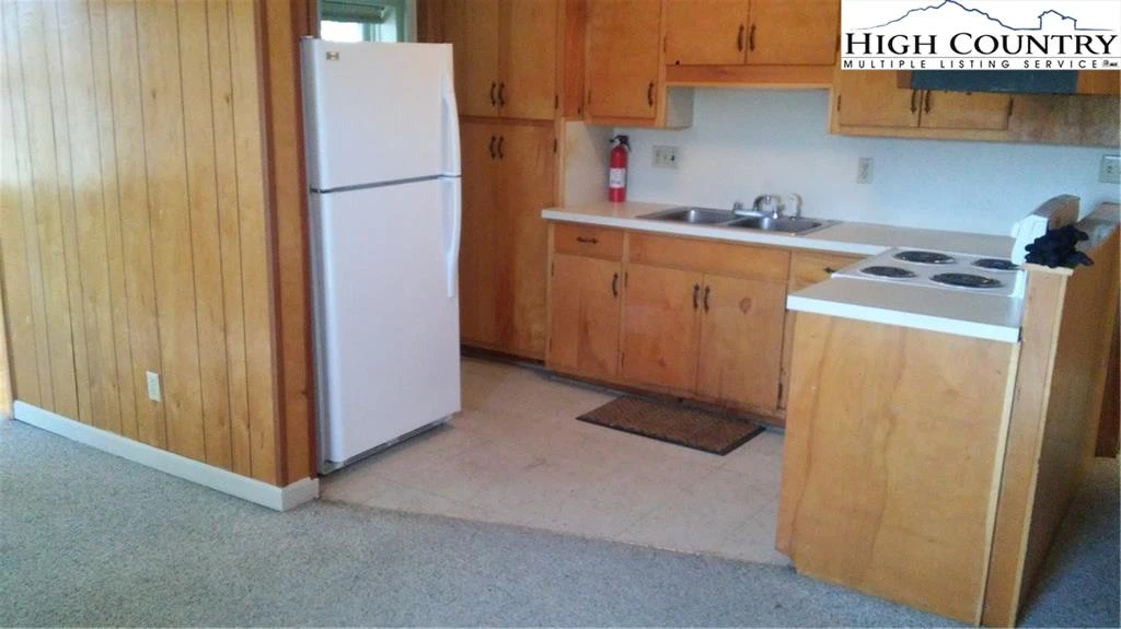 Image number 12 for the current listing