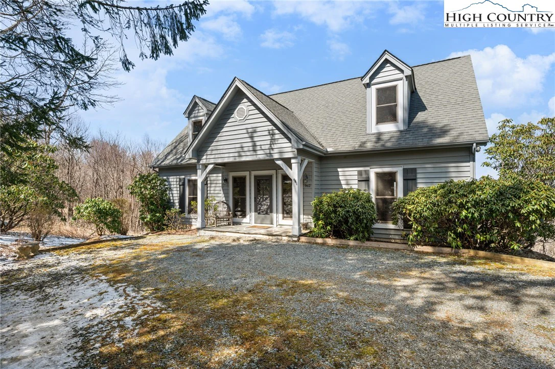 Image number 1 for the current listing