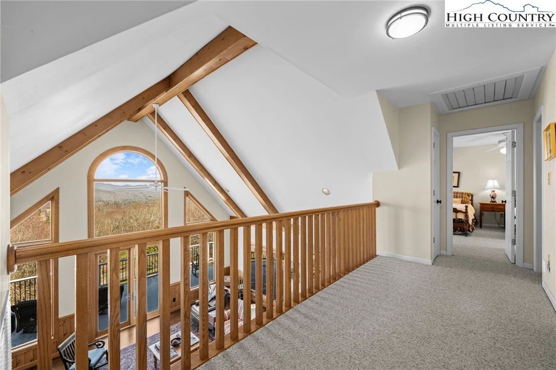 Image number 4 for the current listing