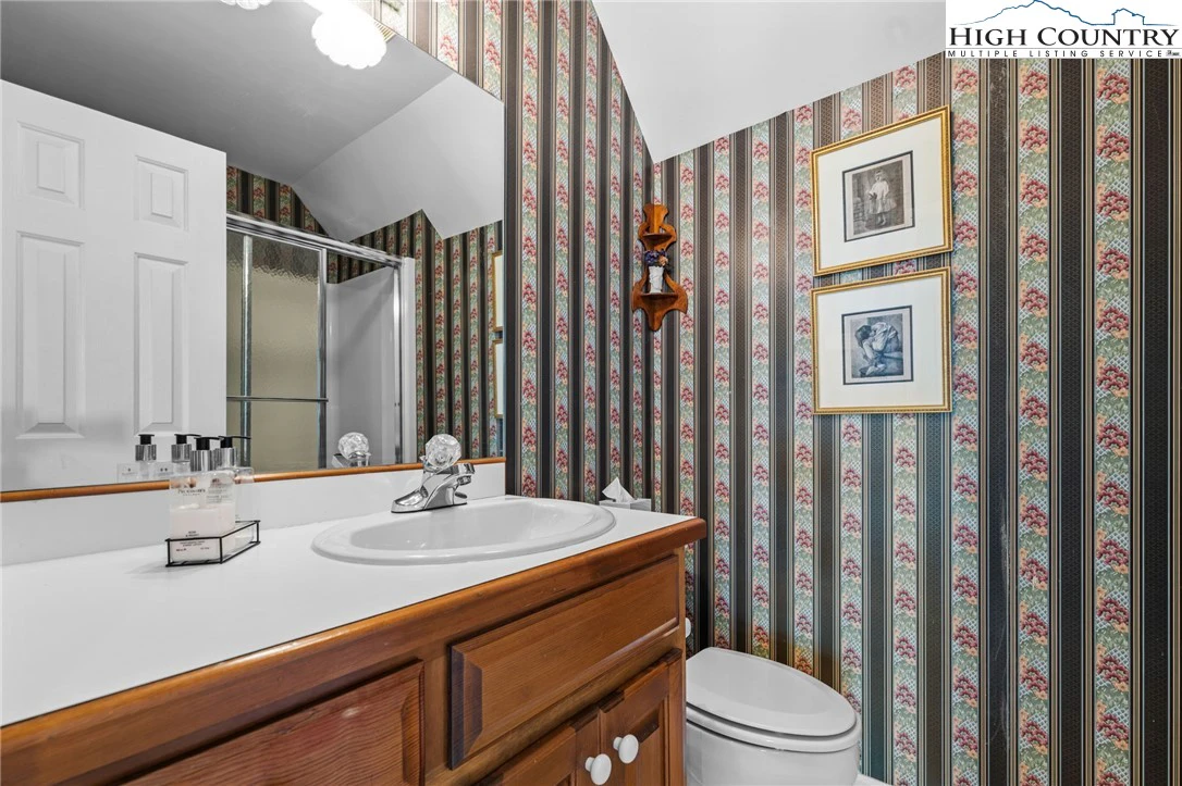 Image number 6 for the current listing