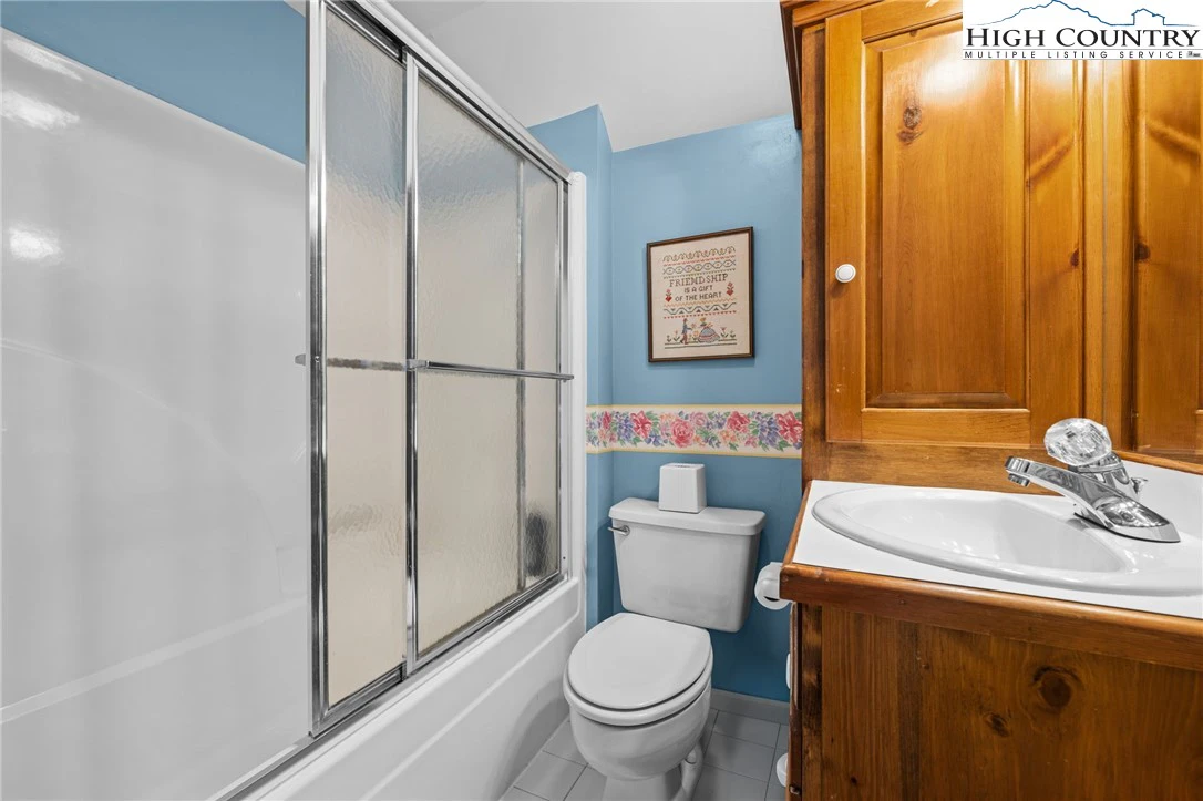 Image number 8 for the current listing