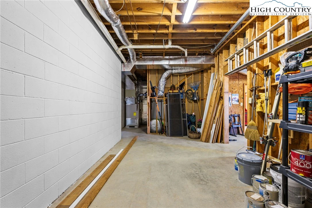 Image number 17 for the current listing
