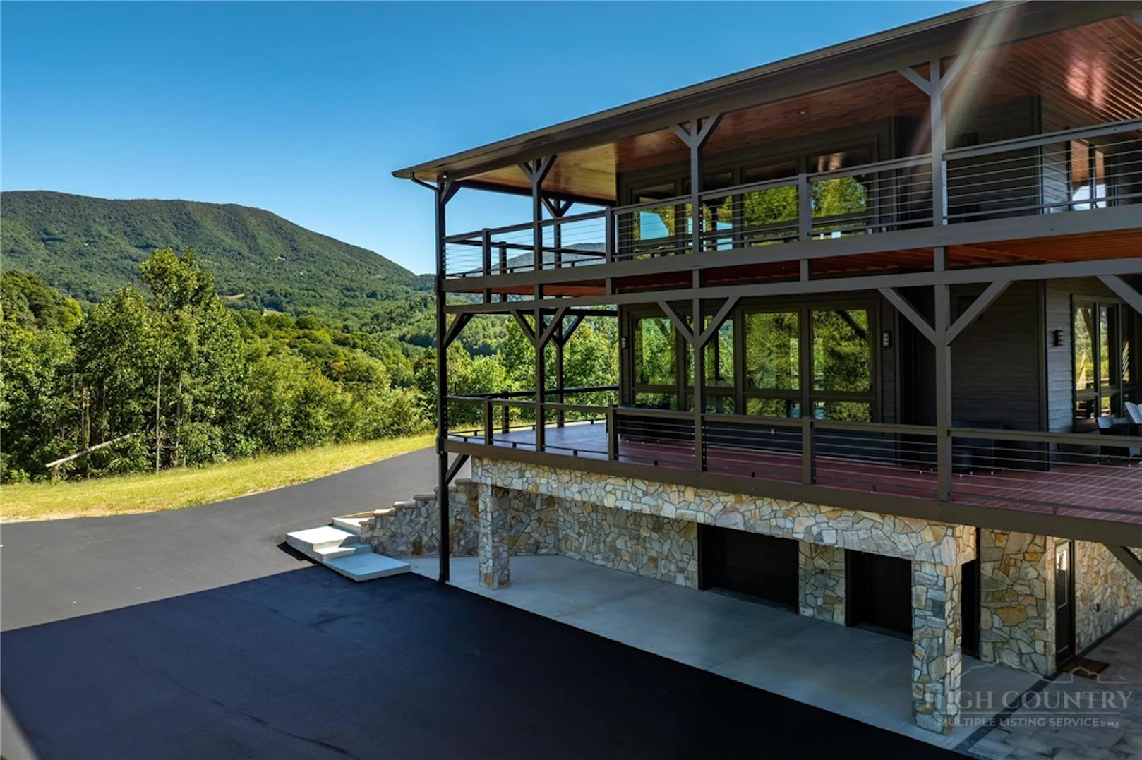 Image number 1 for the current listing