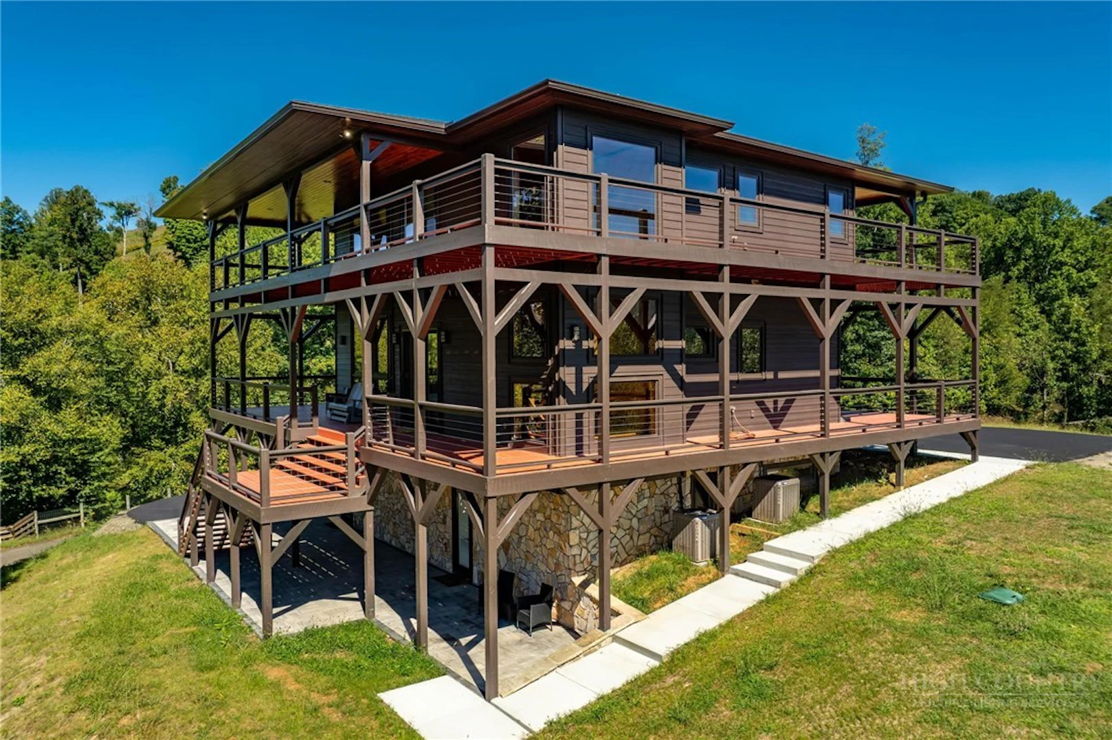 Image number 3 for the current listing