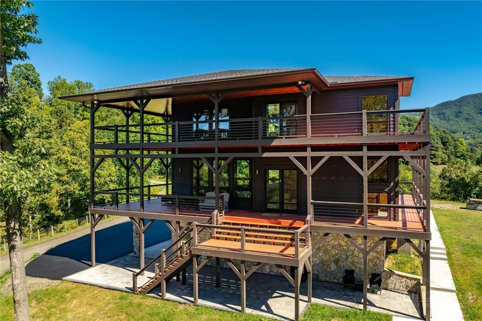 Image number 4 for the current listing