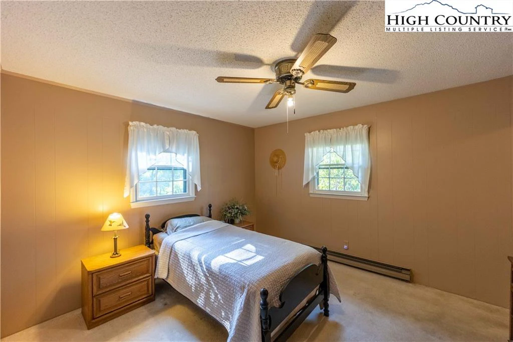 Image number 7 for the current listing
